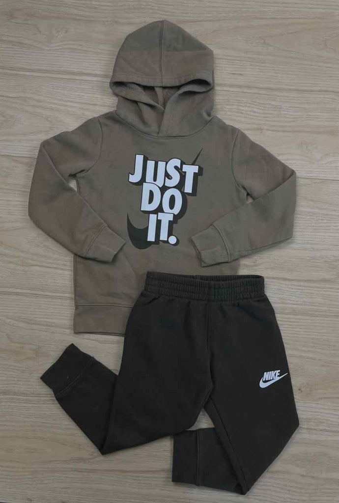 Nike OUTFIT